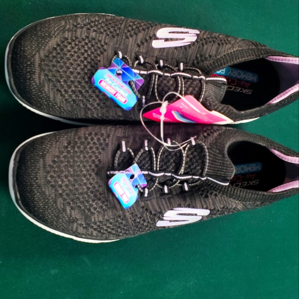Skechers slip on shoes